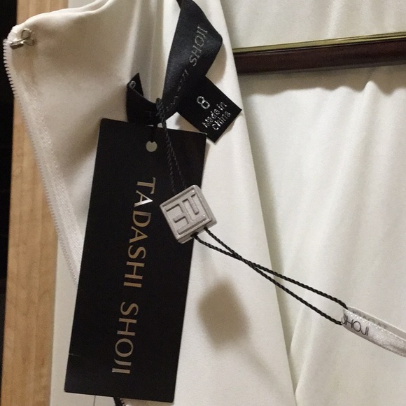 Tadashi Shoji LAYNE GOWN - Picture 5 of 8